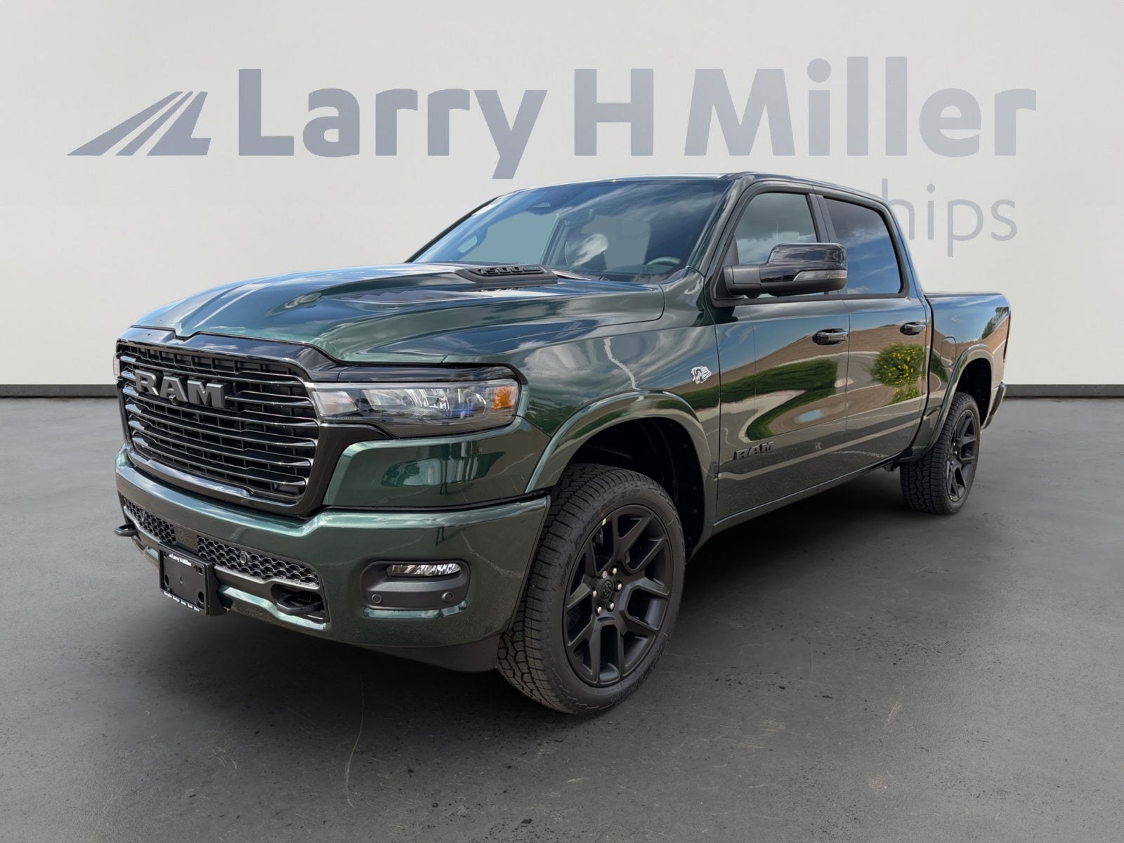 2026 RAM 1500 Laramie 4x4 Crew Cab 5'7's photo