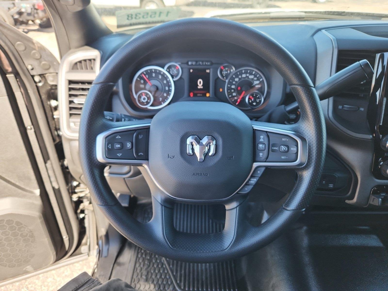 2025 RAM 3500 Chassis Tradesman - Photo 9