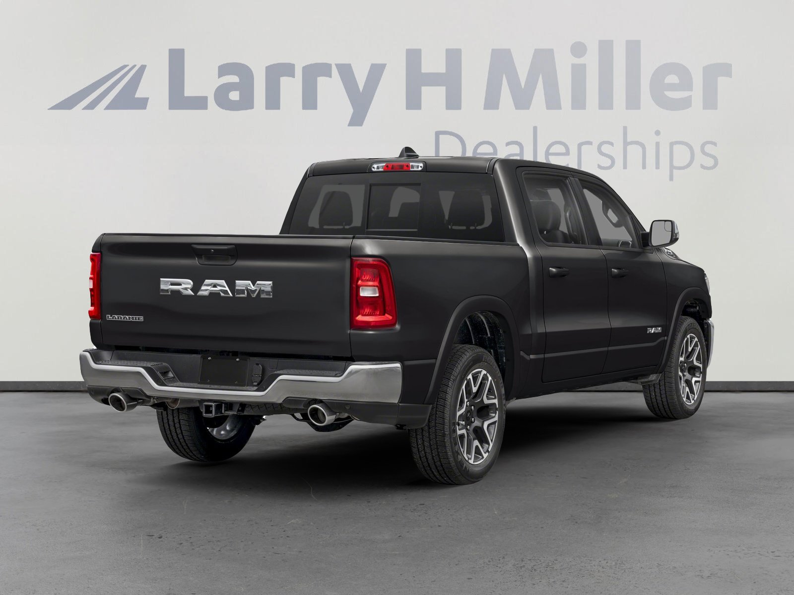 2025 Ram 1500 Laramie photo 3