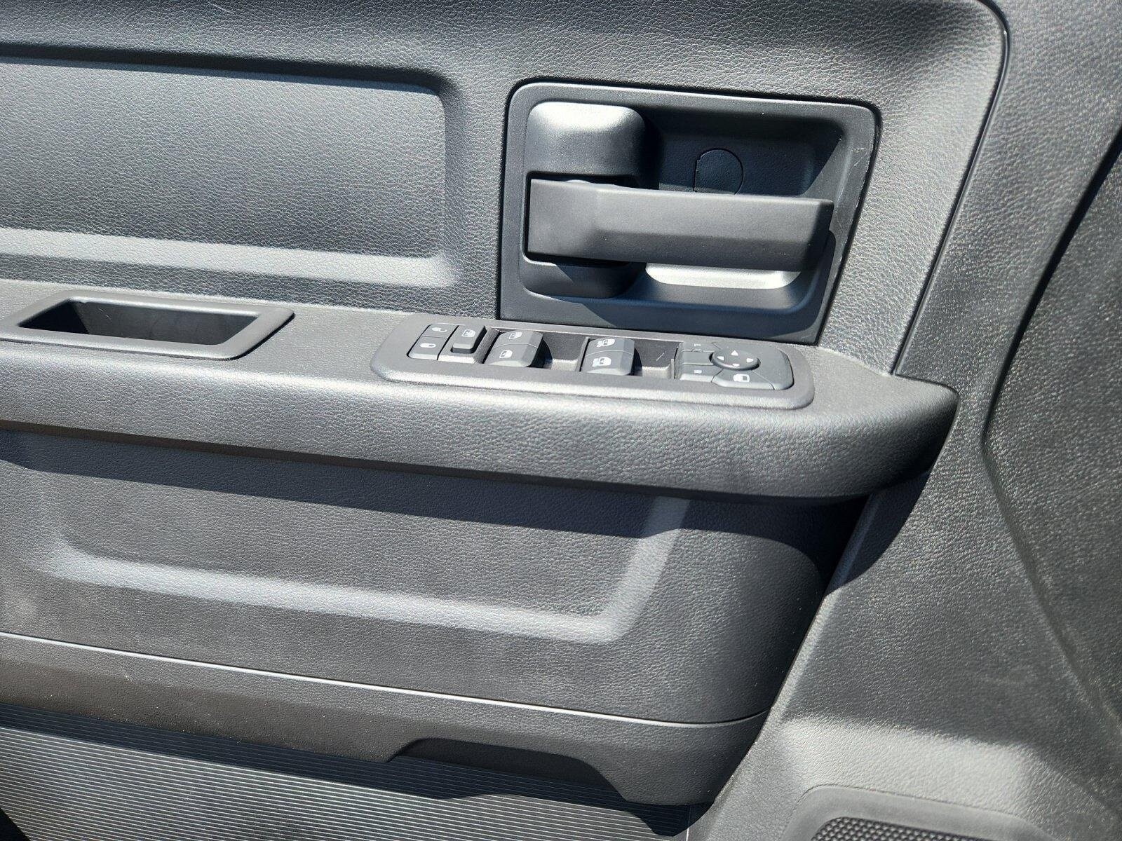 2025 RAM 3500 Chassis Tradesman - Photo 13