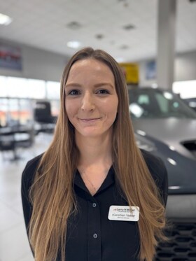 Staff member Kierstien Vetter from ID_9b5cb1950b6a