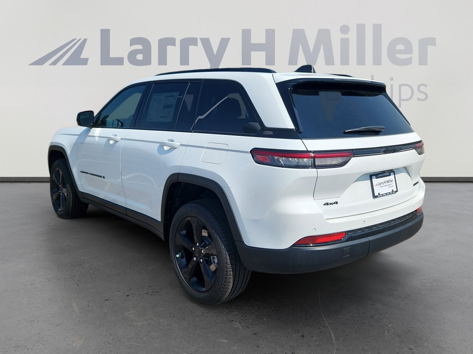 2025 Jeep Grand Cherokee Limited photo 2