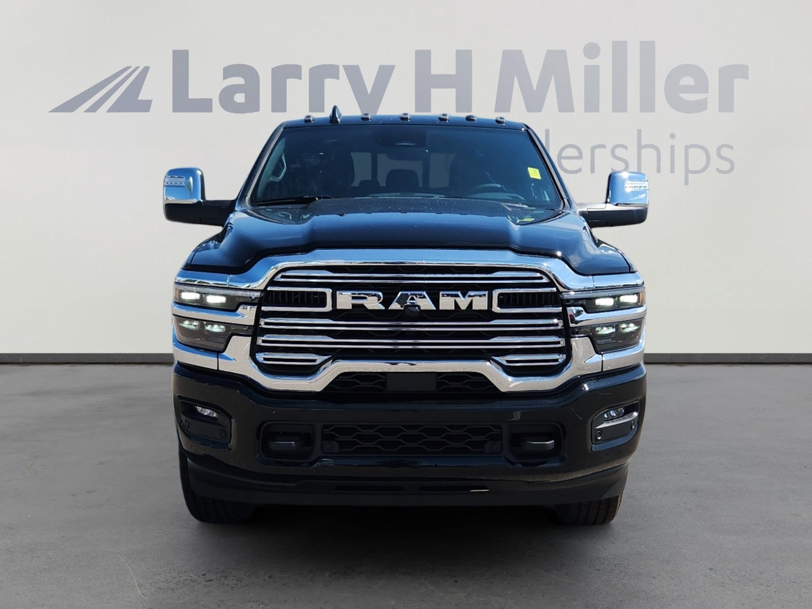 2025 RAM 2500 Laramie - Photo 8