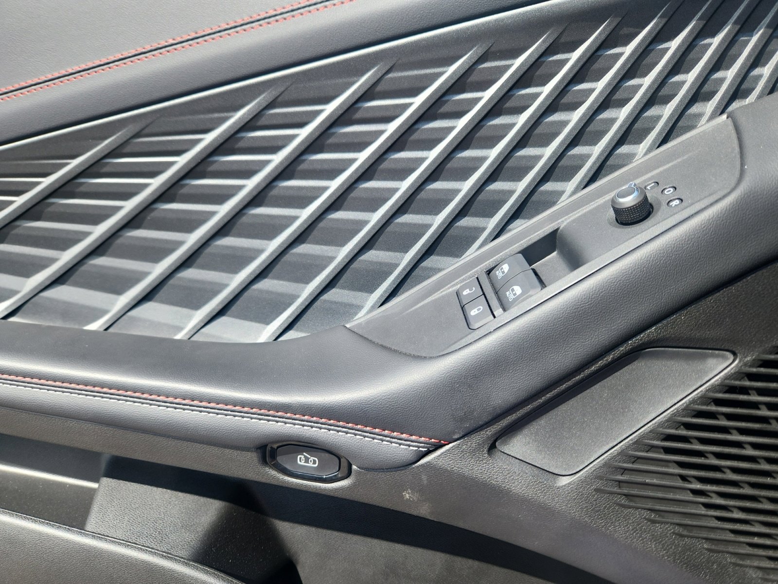 2025 Dodge Charger Daytona R/T - Photo 13