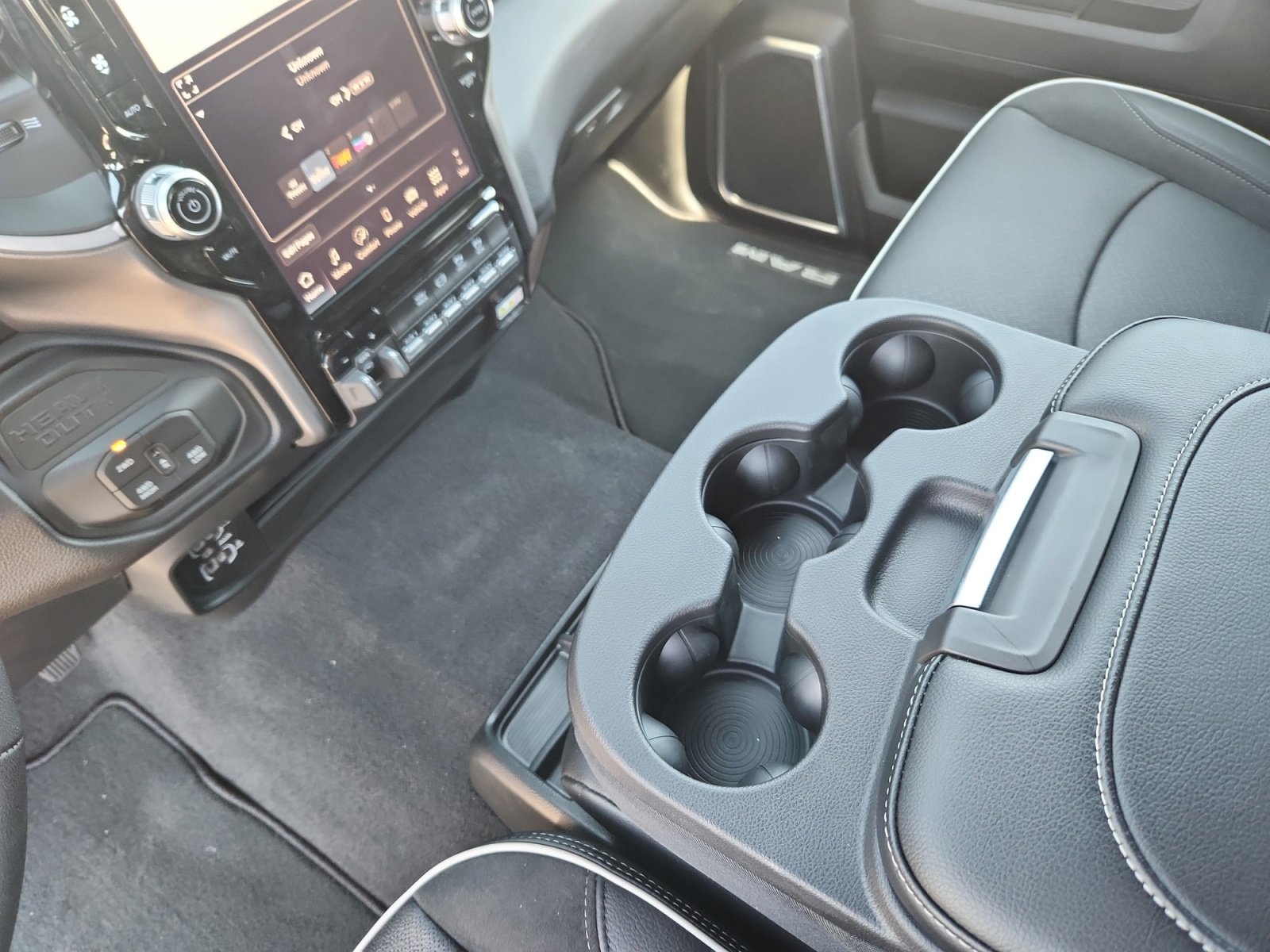 2025 RAM 2500 Laramie - Photo 15