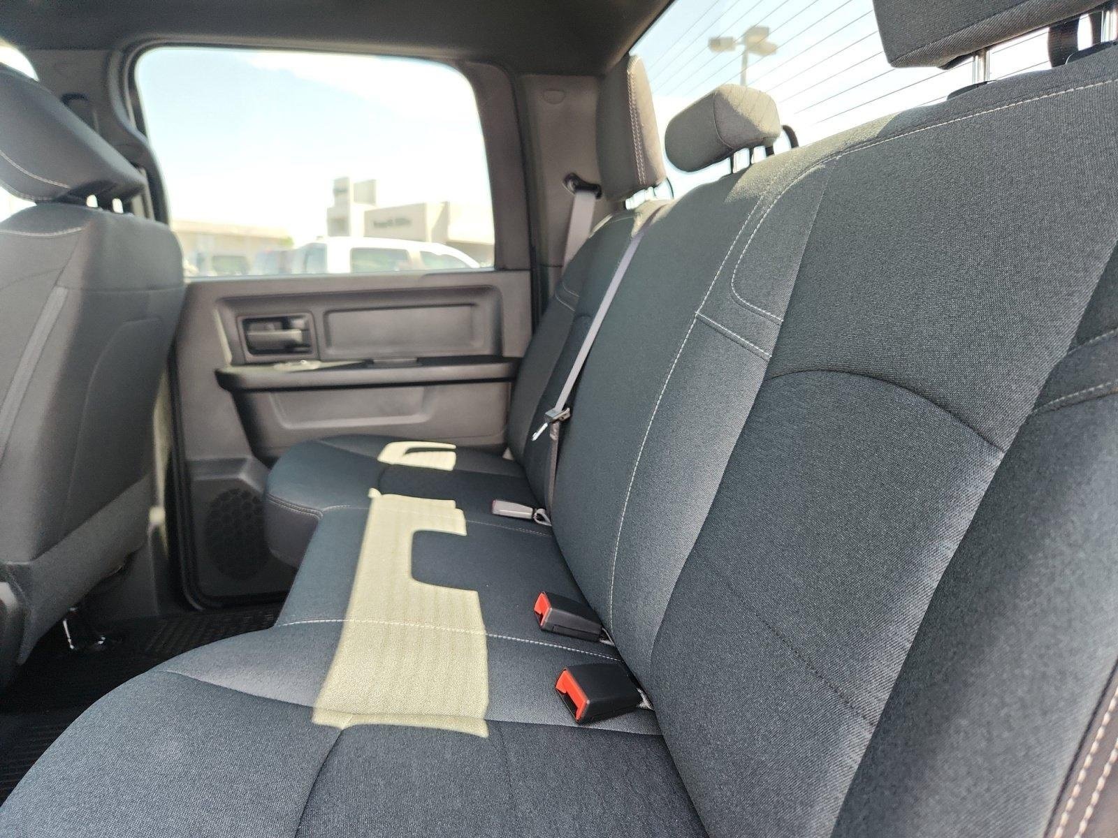 2025 RAM 3500 Chassis Tradesman - Photo 17