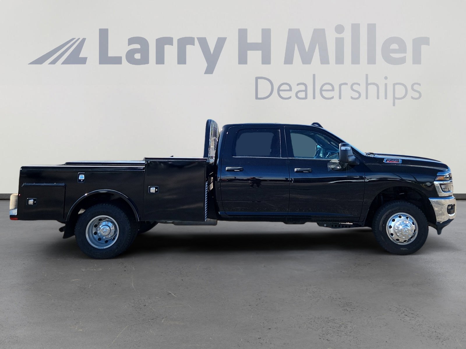 2025 RAM 3500 Chassis Tradesman - Photo 6