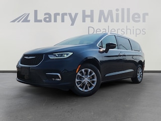 New 2025 Chrysler Pacifica Select Passenger Van Denver, CO
