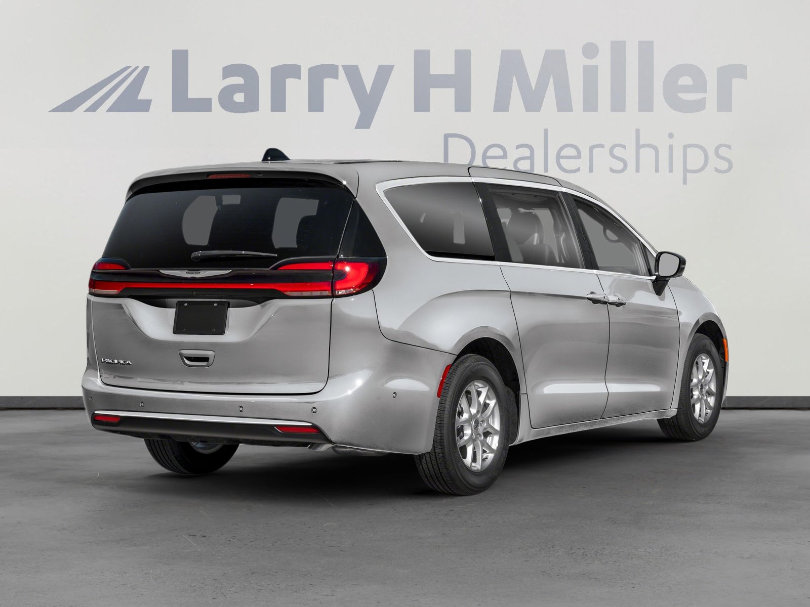 2026 Chrysler Pacifica photo 3