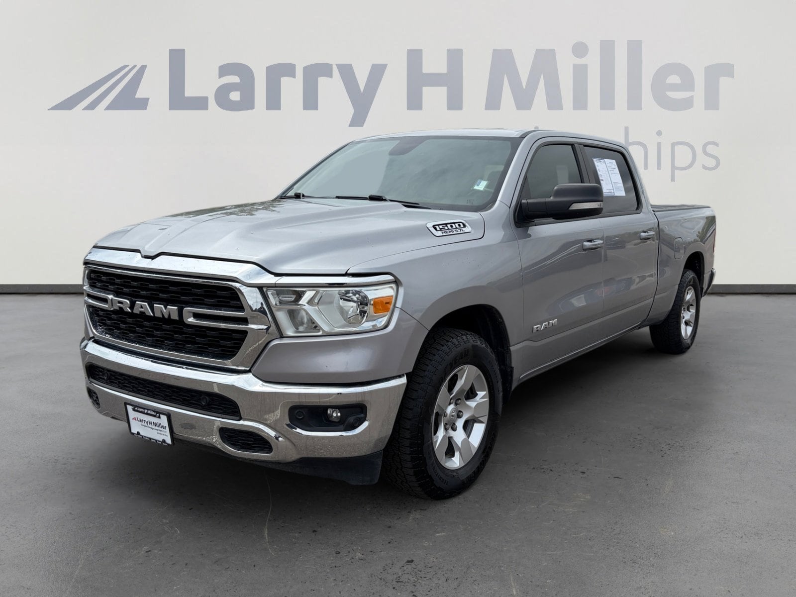2022 RAM 1500 Big Horn/Lone Star 4x4 Crew Cab 6'4's photo