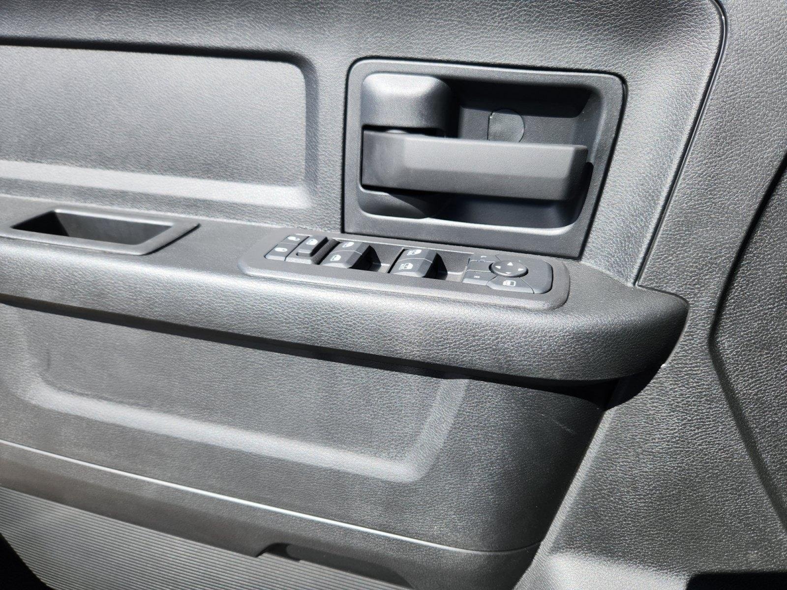2025 RAM 3500 Chassis Tradesman - Photo 13