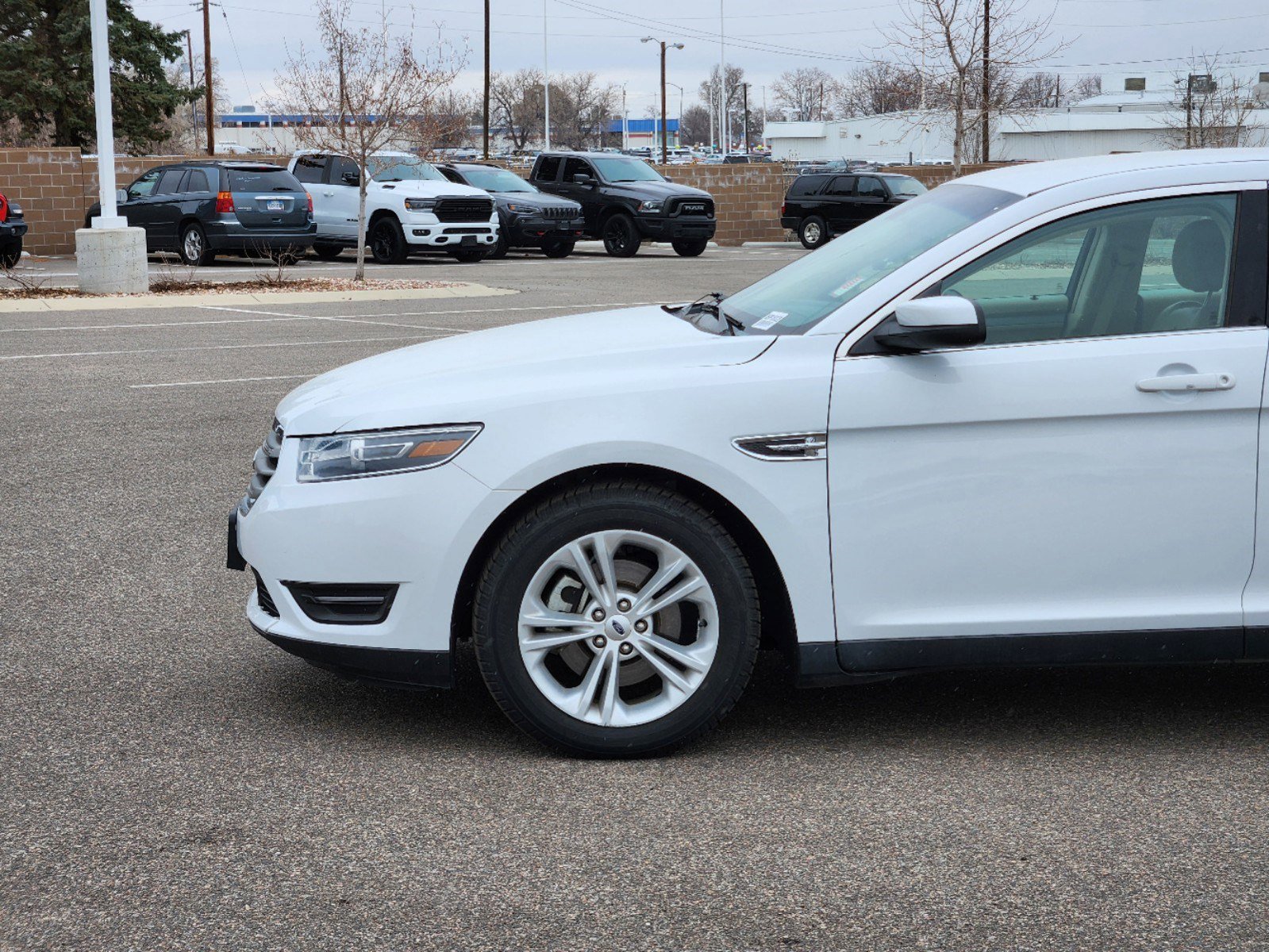 Used 2018 Ford Taurus SEL with VIN 1FAHP2E82JG117408 for sale in Aurora, CO