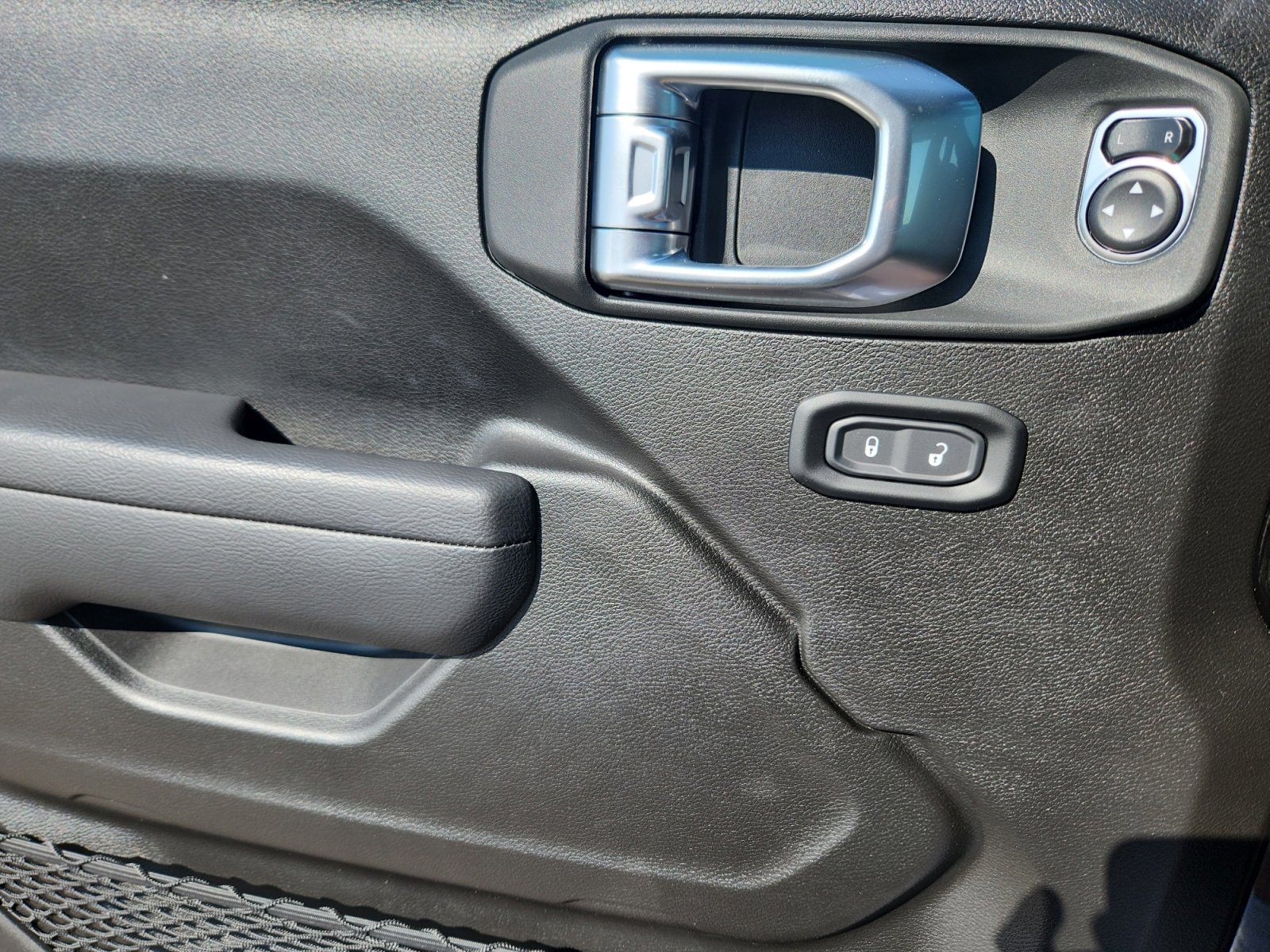 2025 Jeep Wrangler 2-Door Rubicon - Photo 13