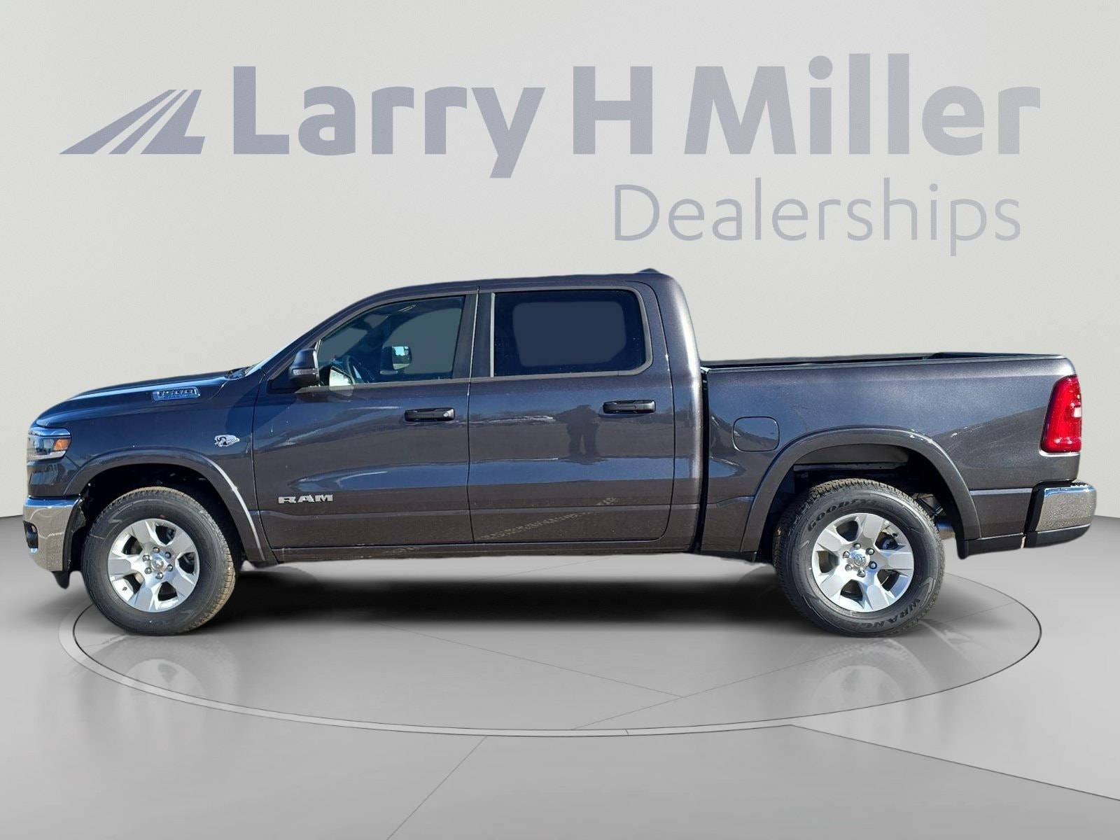 2026 RAM 1500 Big Horn/Lone Star - Photo 2