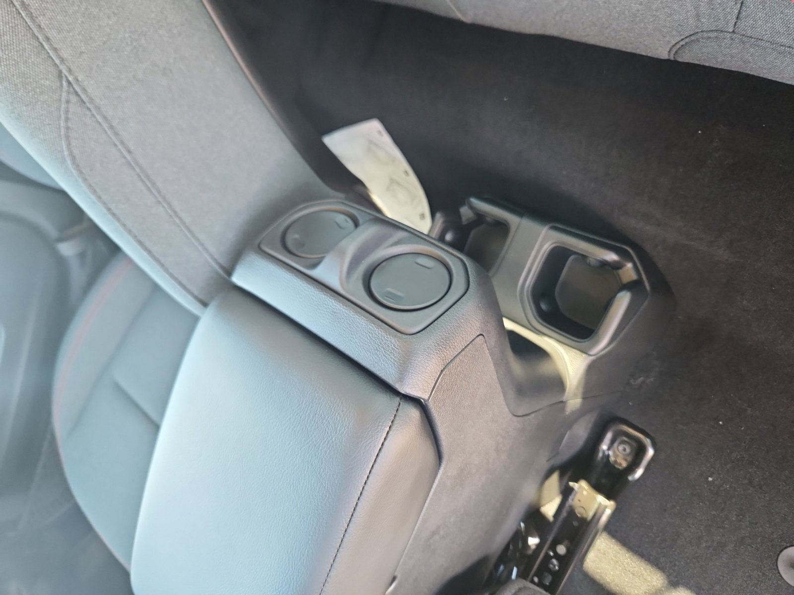 2025 Jeep Wrangler 2-Door Rubicon - Photo 32