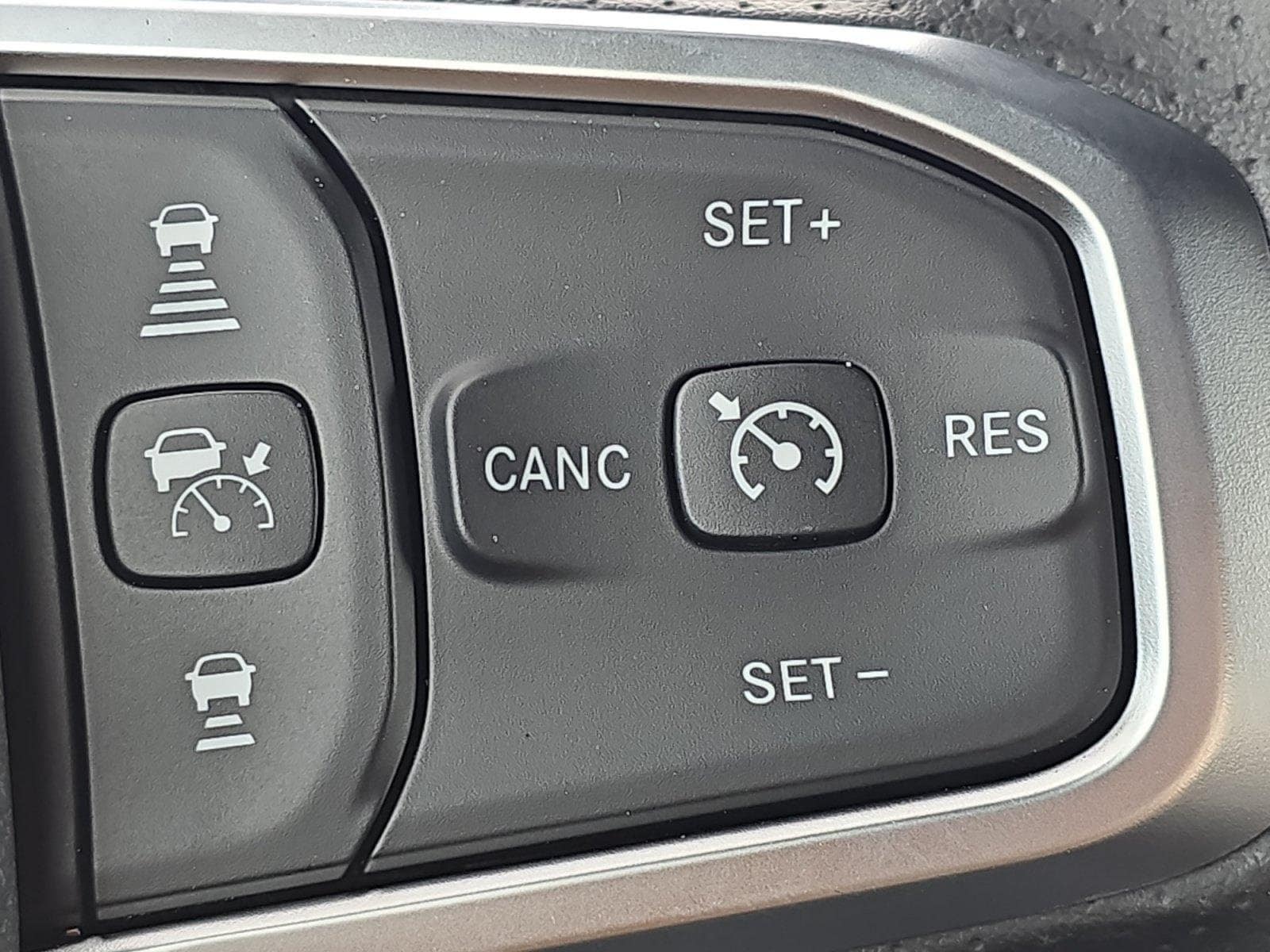 2025 RAM 3500 Chassis Tradesman - Photo 26