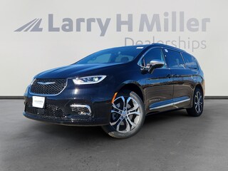 New 2026 Chrysler Pacifica Pinnacle Passenger Van Denver, CO