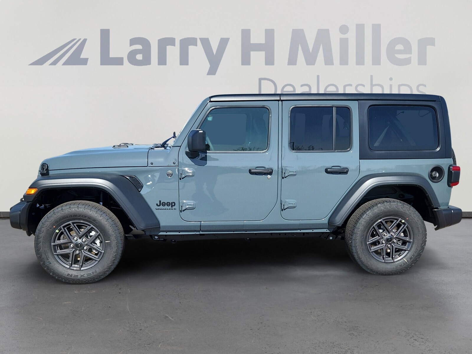 2025 Jeep Wrangler Sport S photo 3