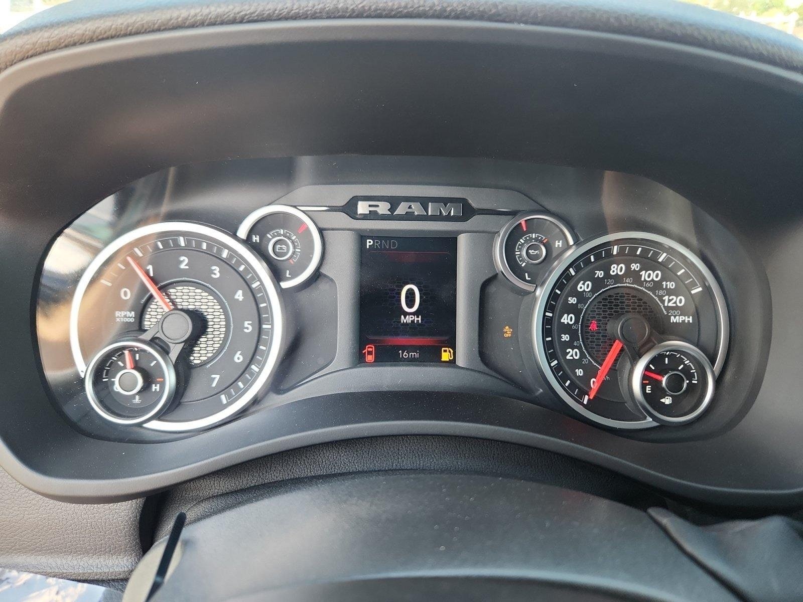 2025 RAM 3500 Chassis Tradesman - Photo 10