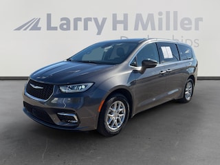 Used 2023 Chrysler Pacifica Touring L Van Passenger Van Denver, CO