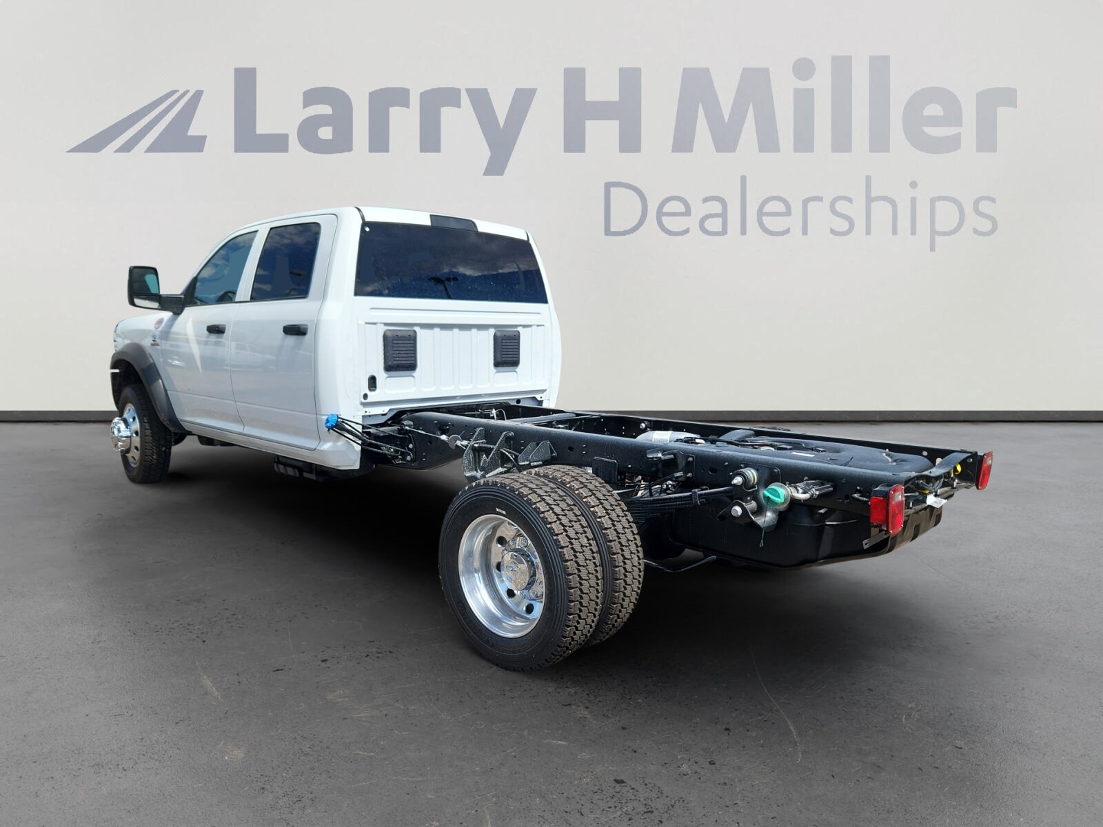 2025 Ram 5500 Tradesman photo 4