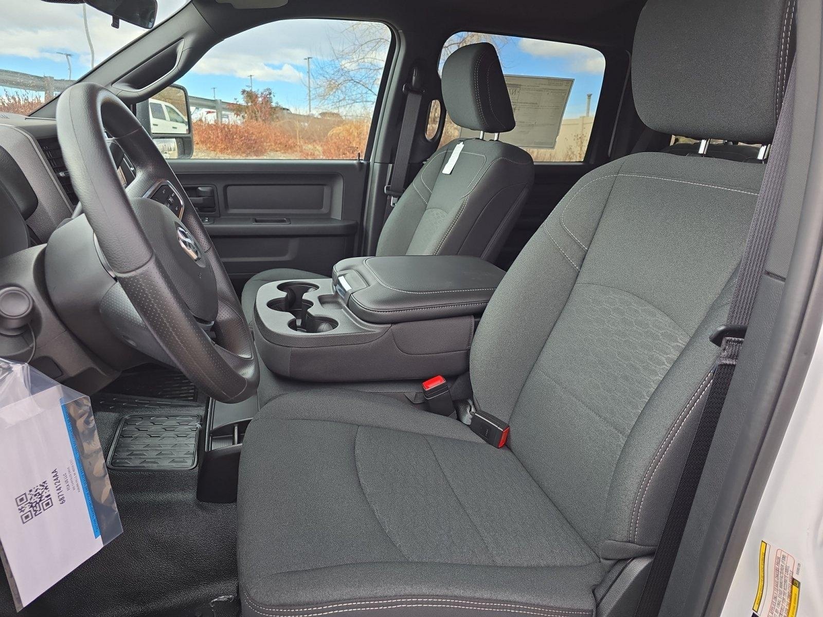 2025 RAM 3500 Chassis Tradesman - Photo 12