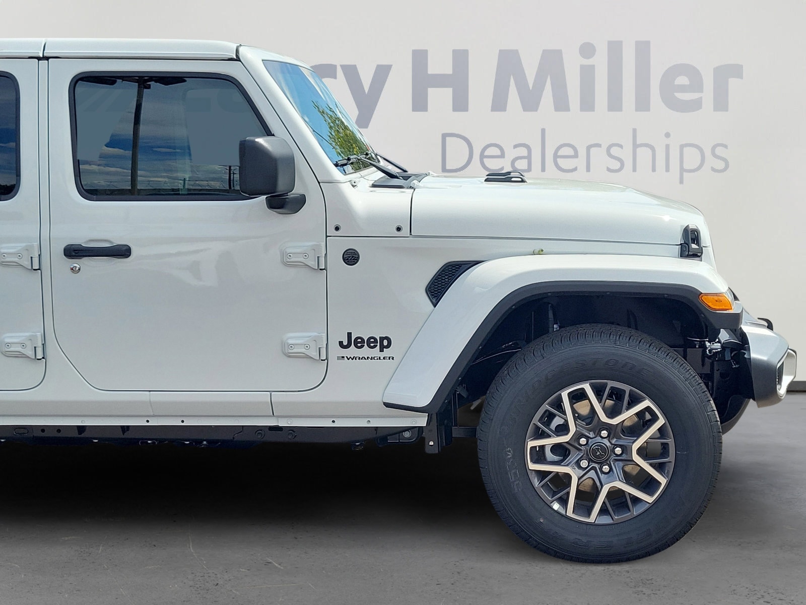 2025 Jeep Wrangler 4-Door Sahara - Photo 9