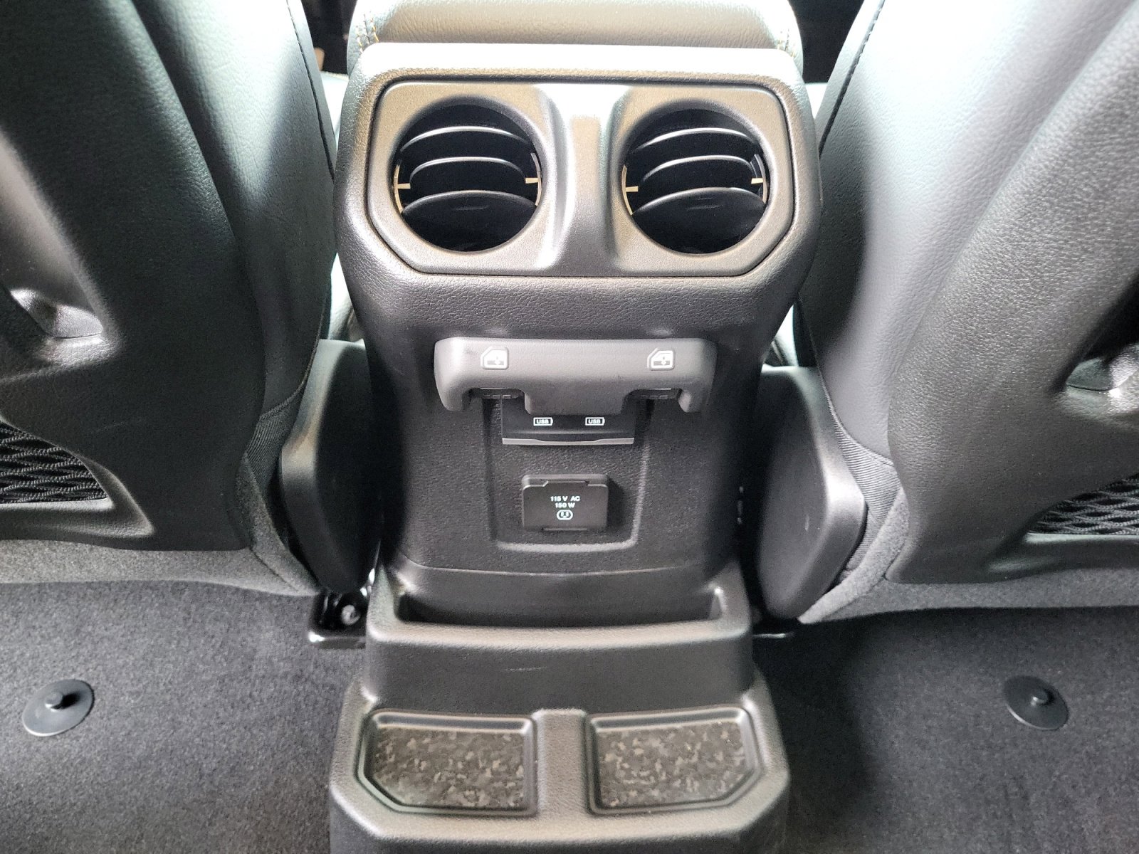 2025 Jeep Wrangler 4-Door Sahara - Photo 32