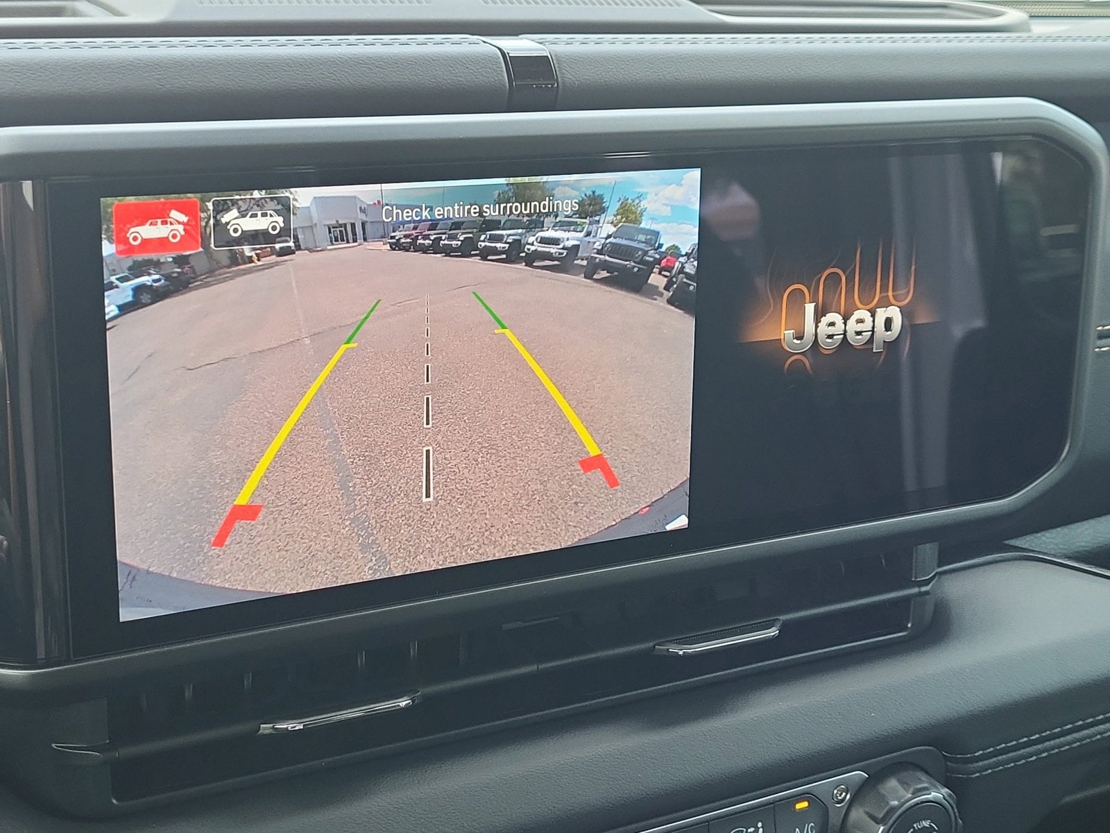 2025 Jeep Wrangler 4-Door Sahara - Photo 15