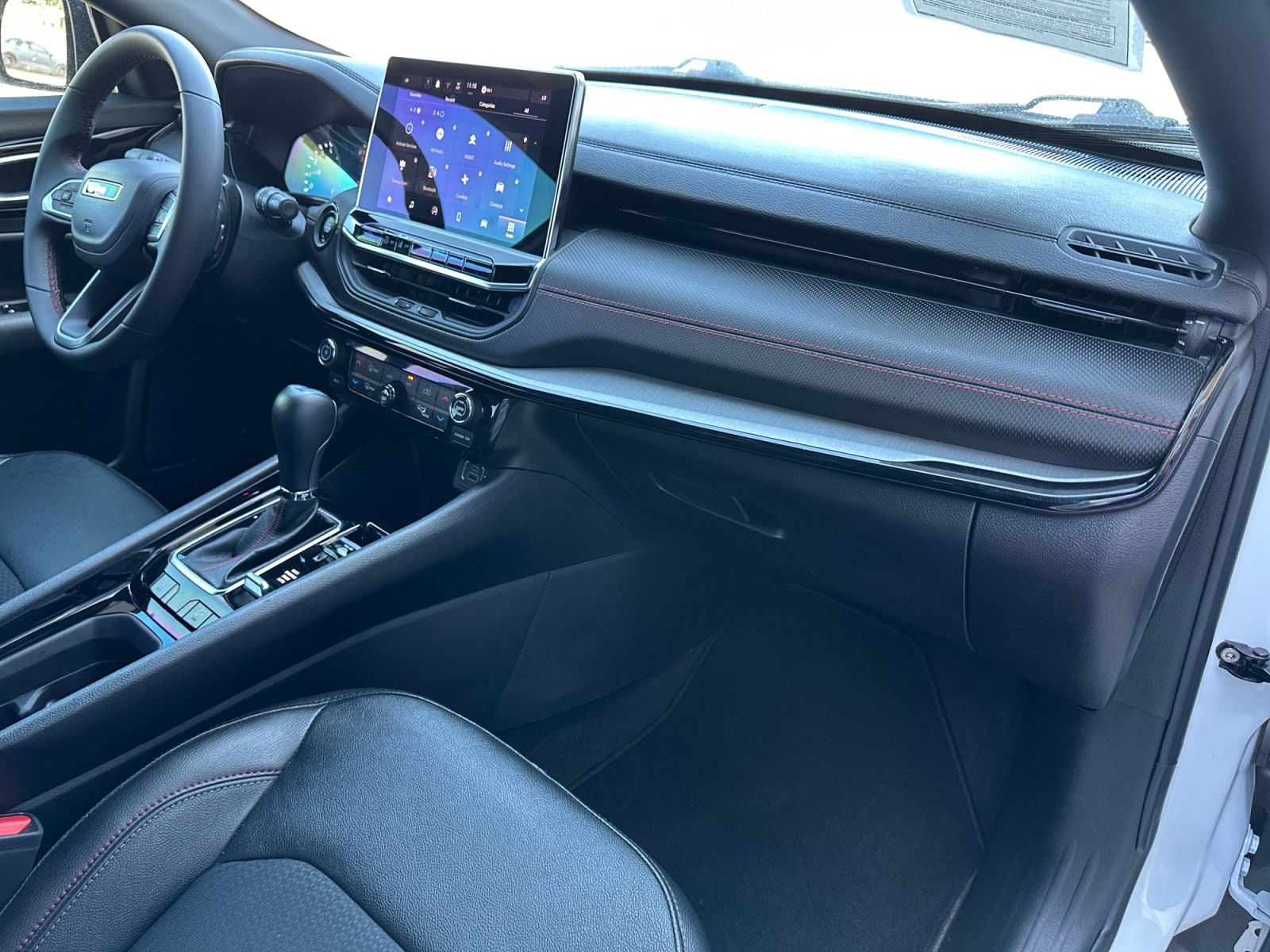 2025 Jeep Compass Trailhawk - Photo 32