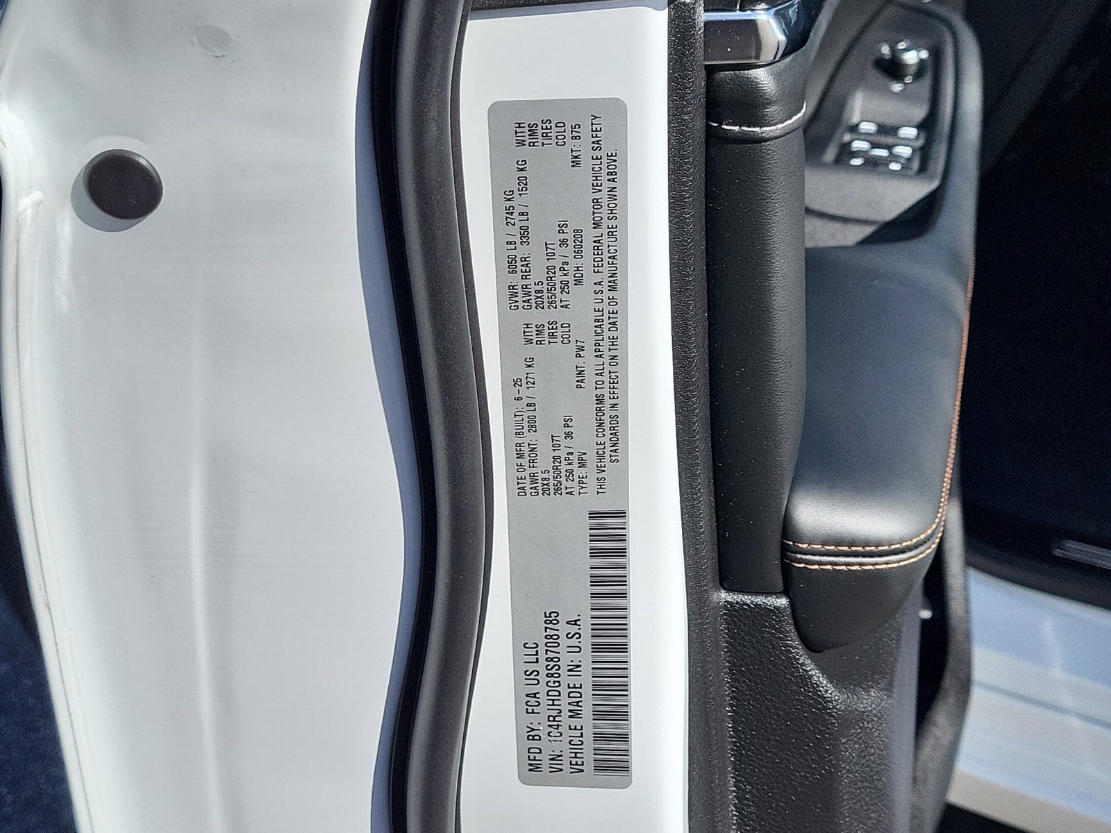 2025 Jeep Grand Cherokee Overland - Photo 36