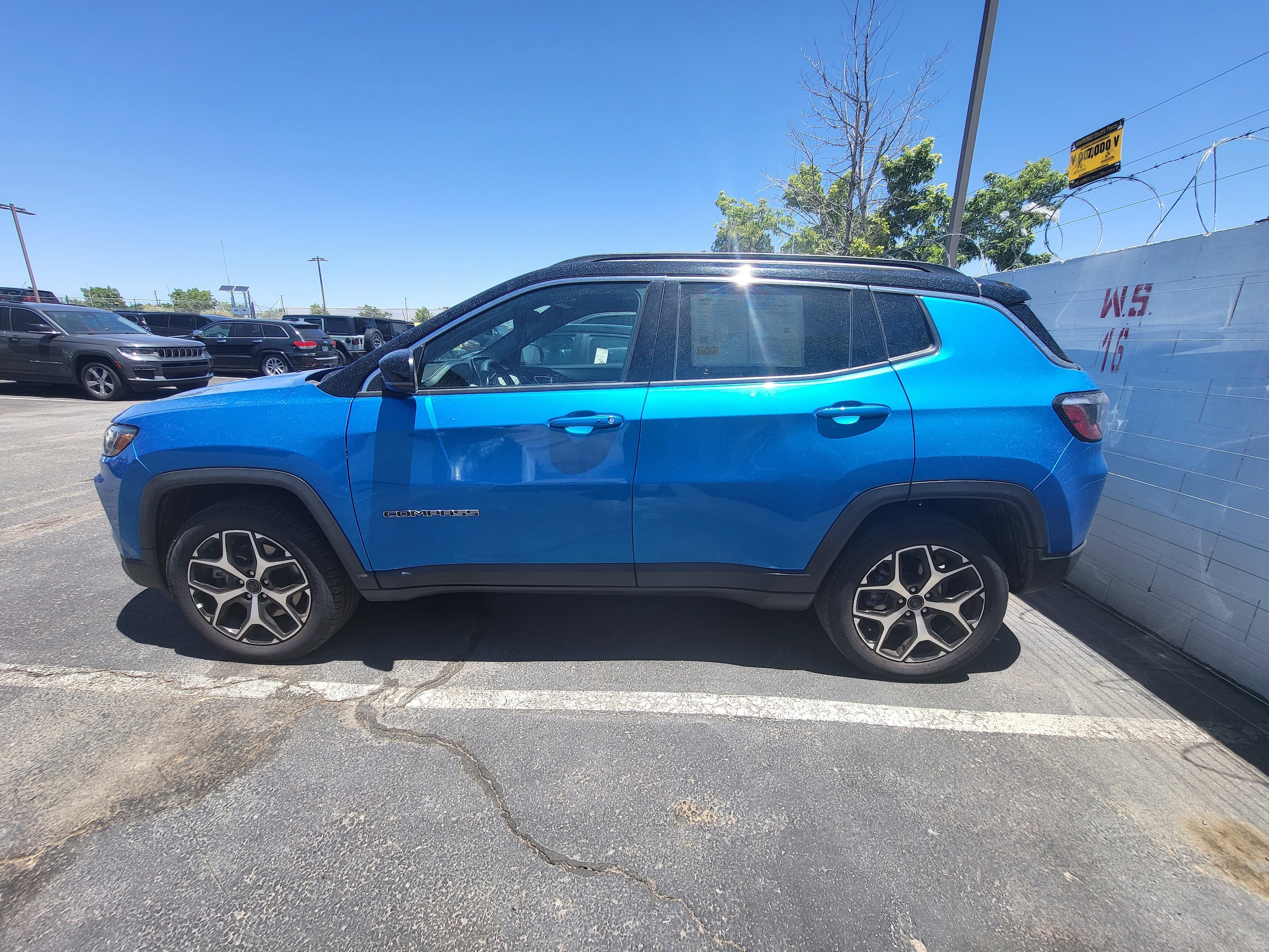 2025 Jeep Compass Limited - Photo 8