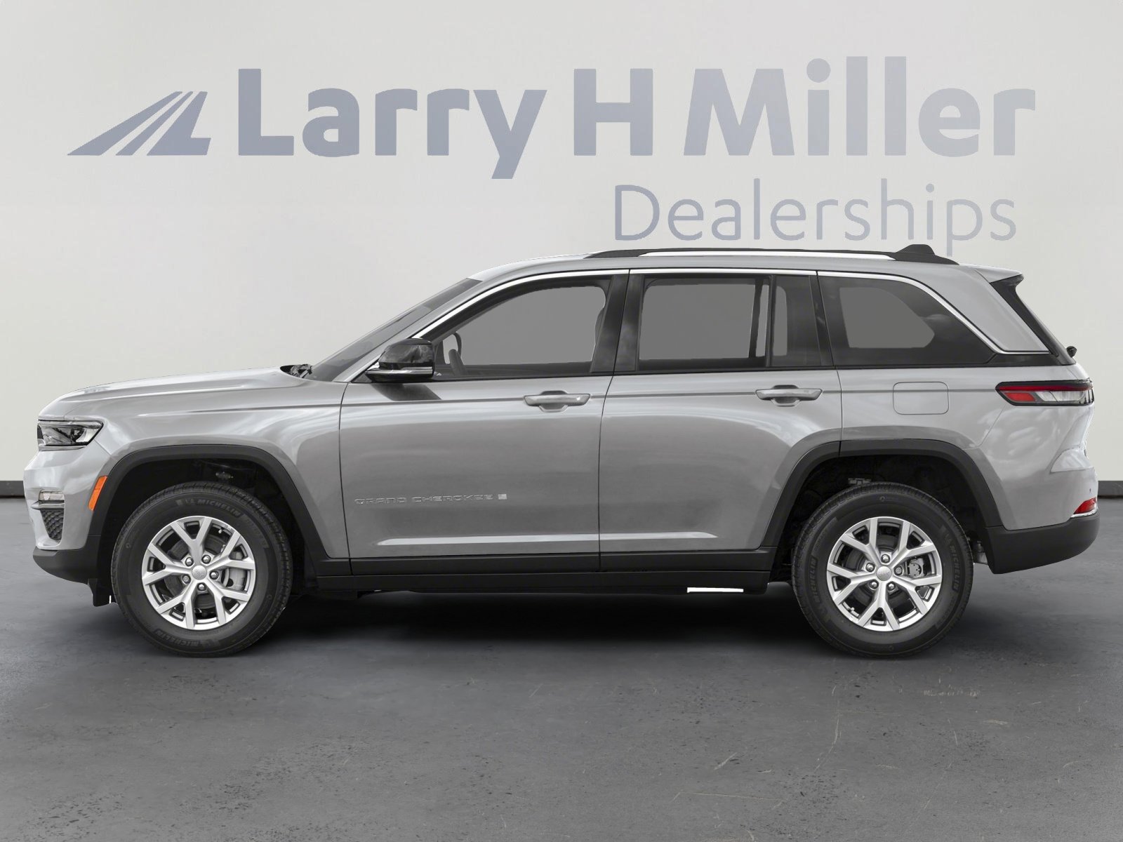 2025 Jeep Grand Cherokee Laredo Altitude photo 4