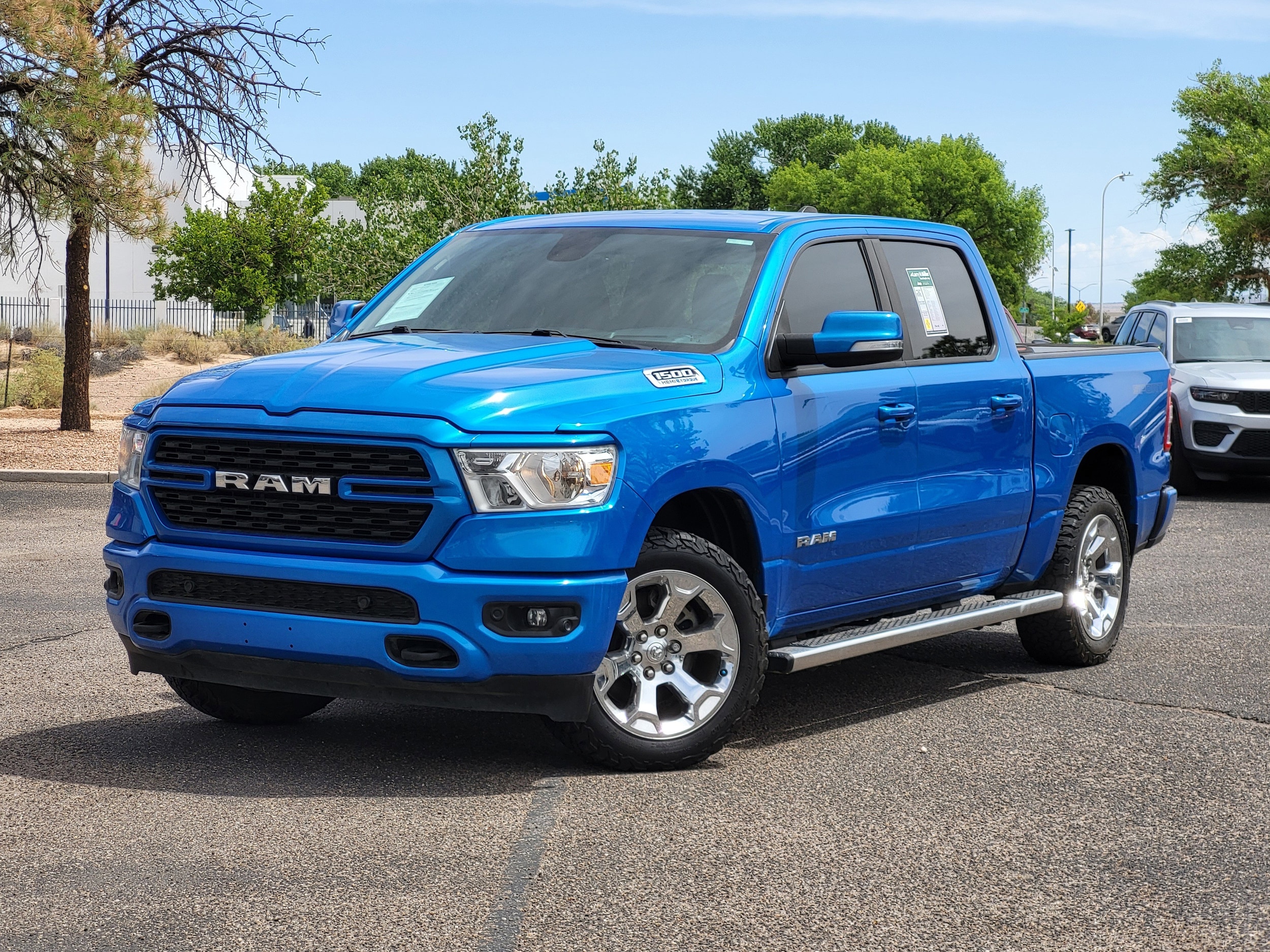 2022 RAM 1500 Big Horn/Lone Star 4x4 Crew Cab 5'7's photo