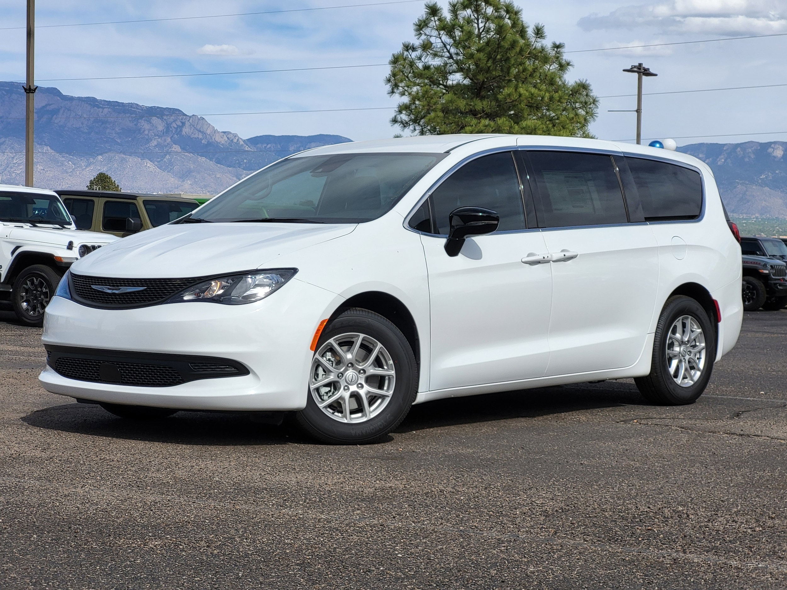 2026 Chrysler Voyager LX's photo