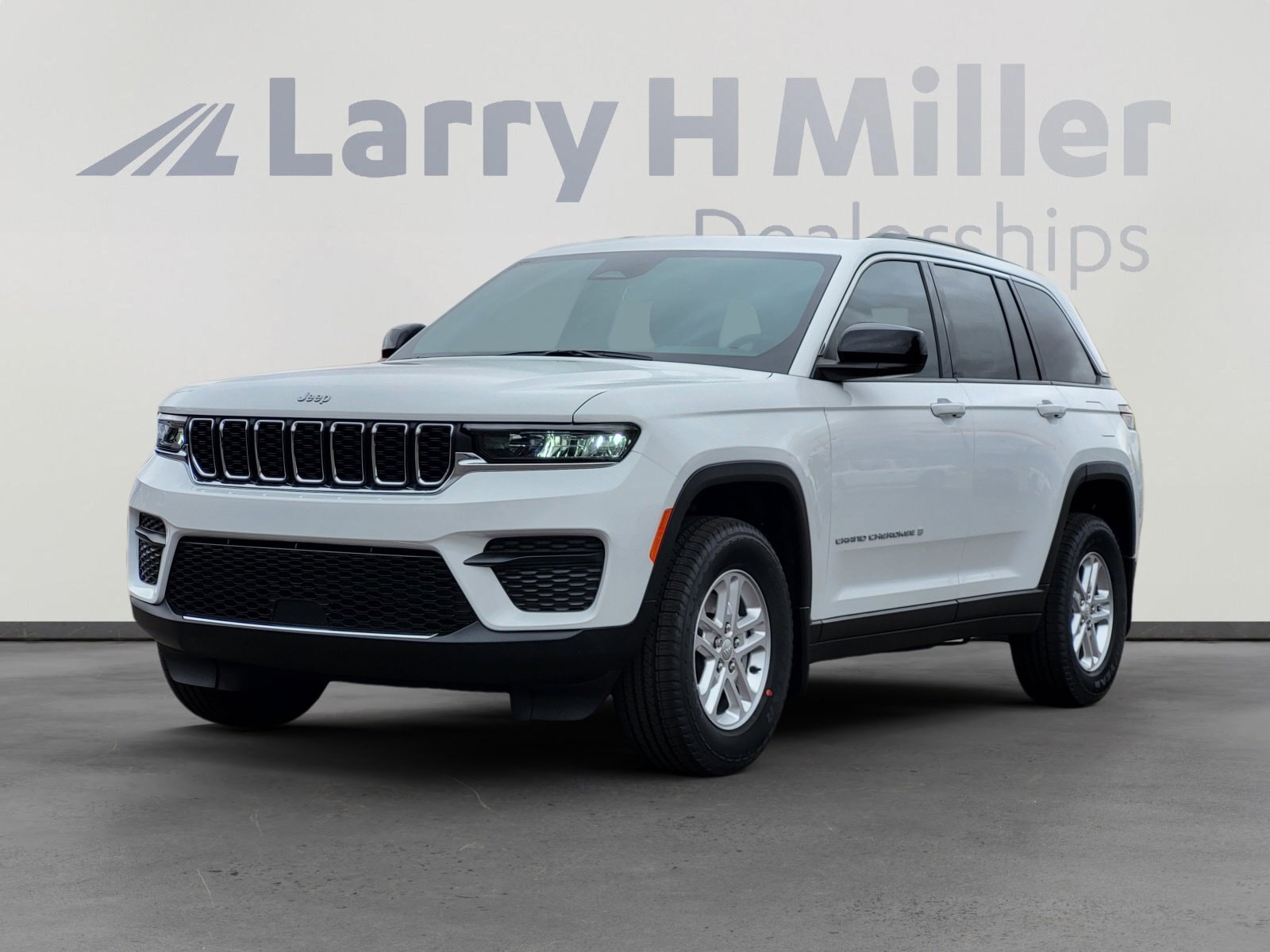 2025 Jeep Grand Cherokee Laredo's photo