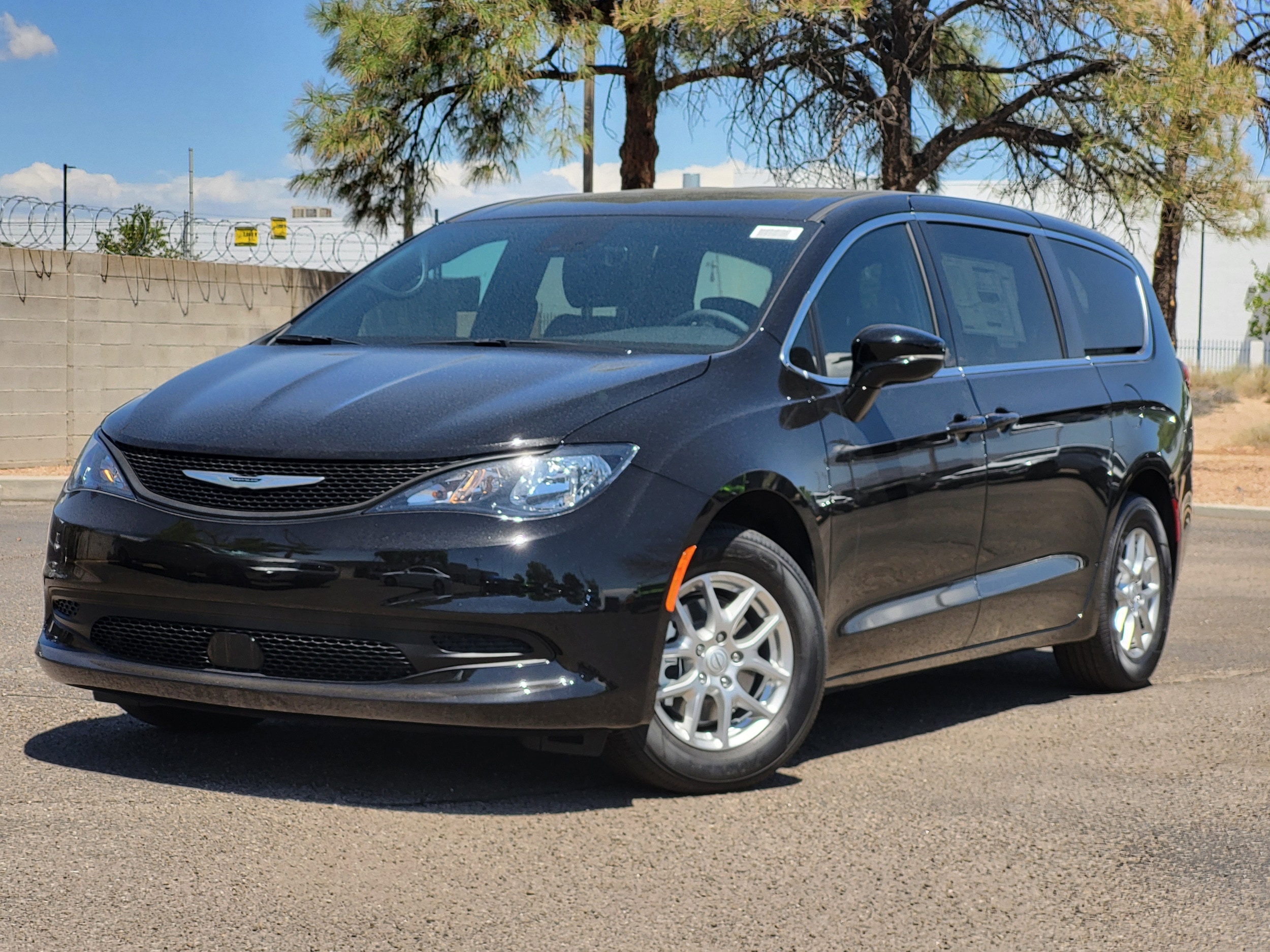 2026 Chrysler Voyager LX's photo