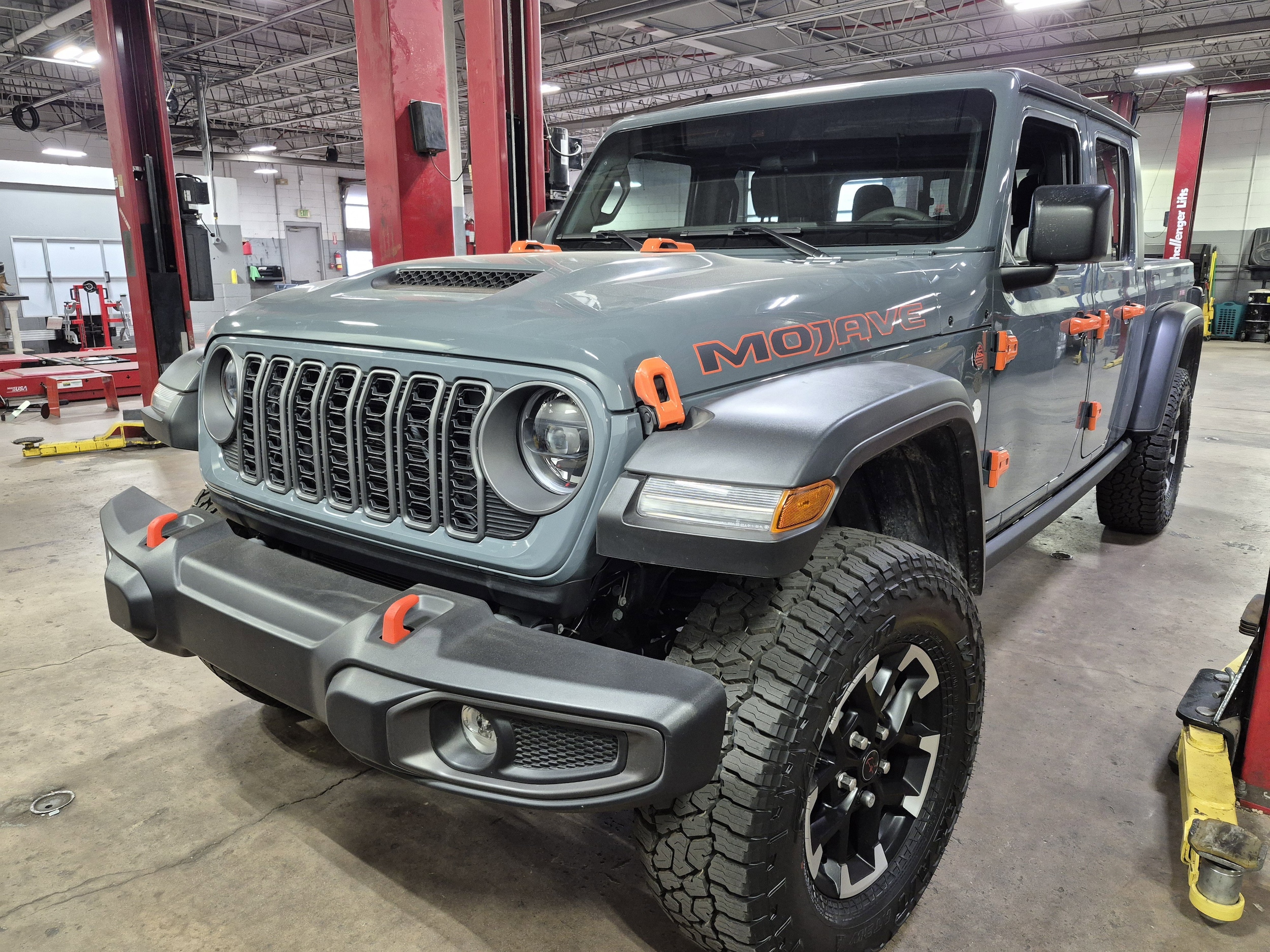 2025 Jeep Gladiator Mojave Auto's photo