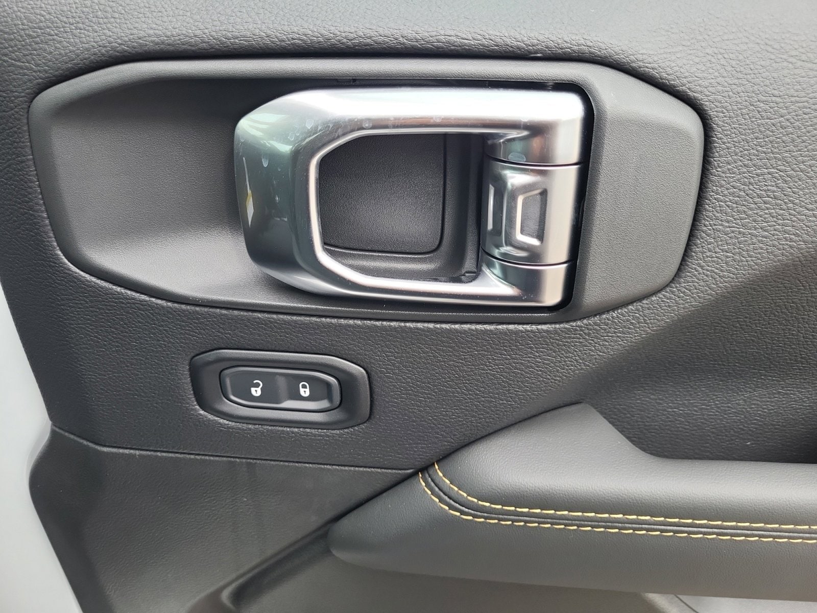 2025 Jeep Wrangler 4-Door Sahara - Photo 17