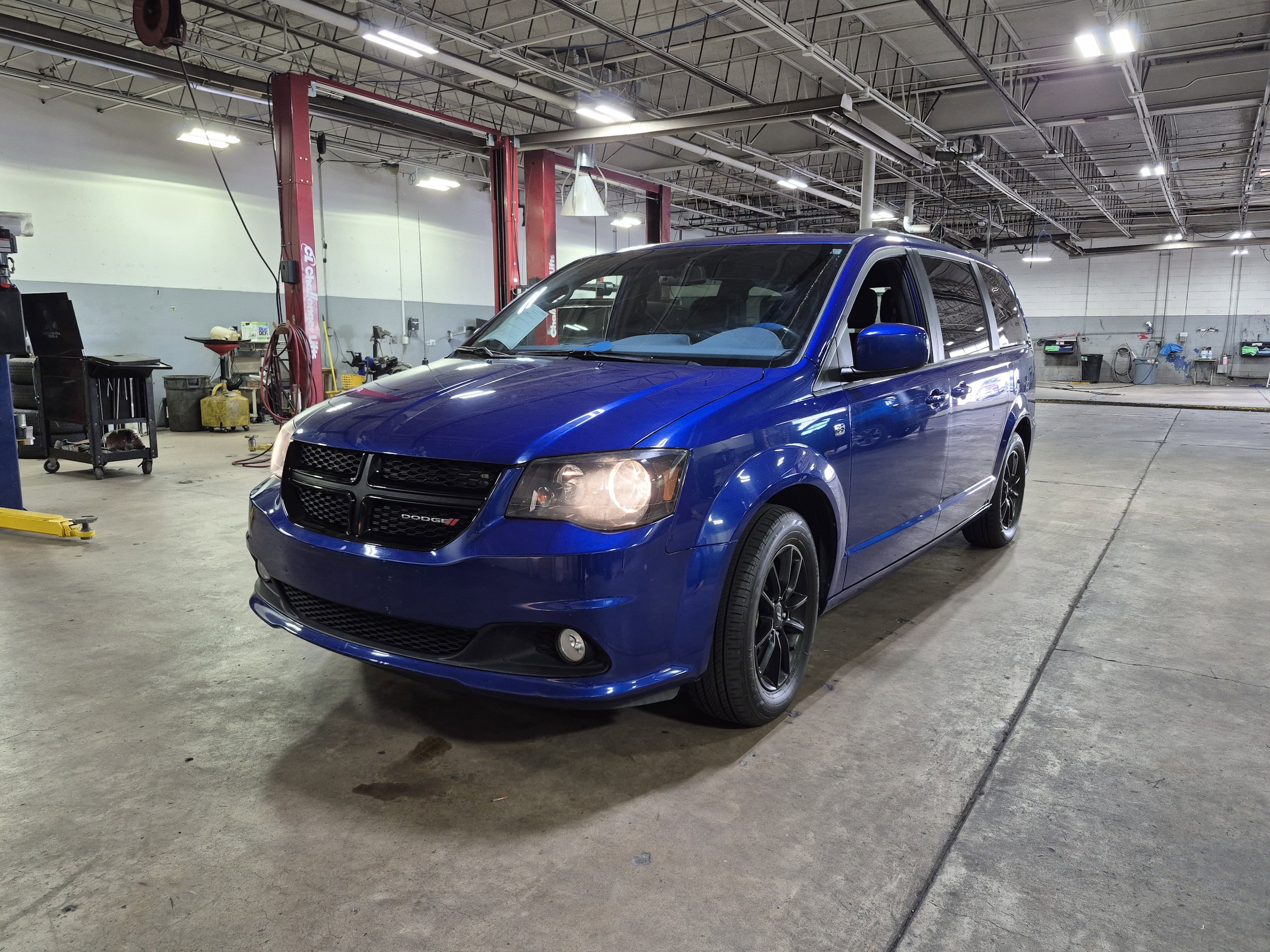 2019 Dodge Grand Caravan SXT 35th Anniversary Edition's photo