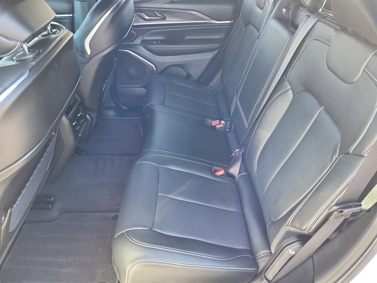 2025 Jeep Grand Cherokee Overland - Photo 26