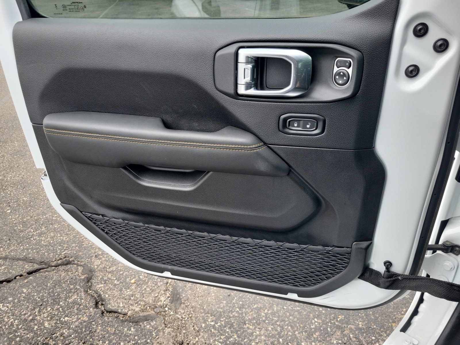 2025 Jeep Wrangler 4-Door Sahara - Photo 14