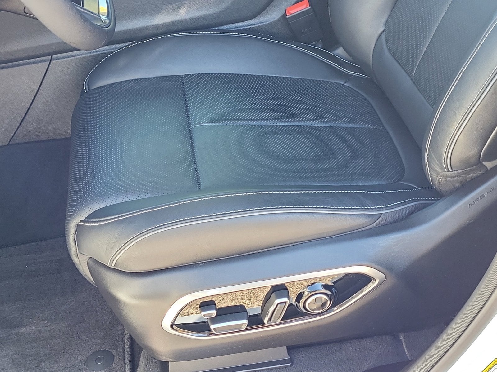 2025 Jeep Grand Cherokee Overland - Photo 24