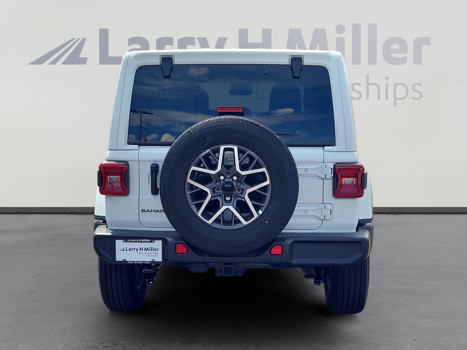 2025 Jeep Wrangler 4-Door Sahara - Photo 6