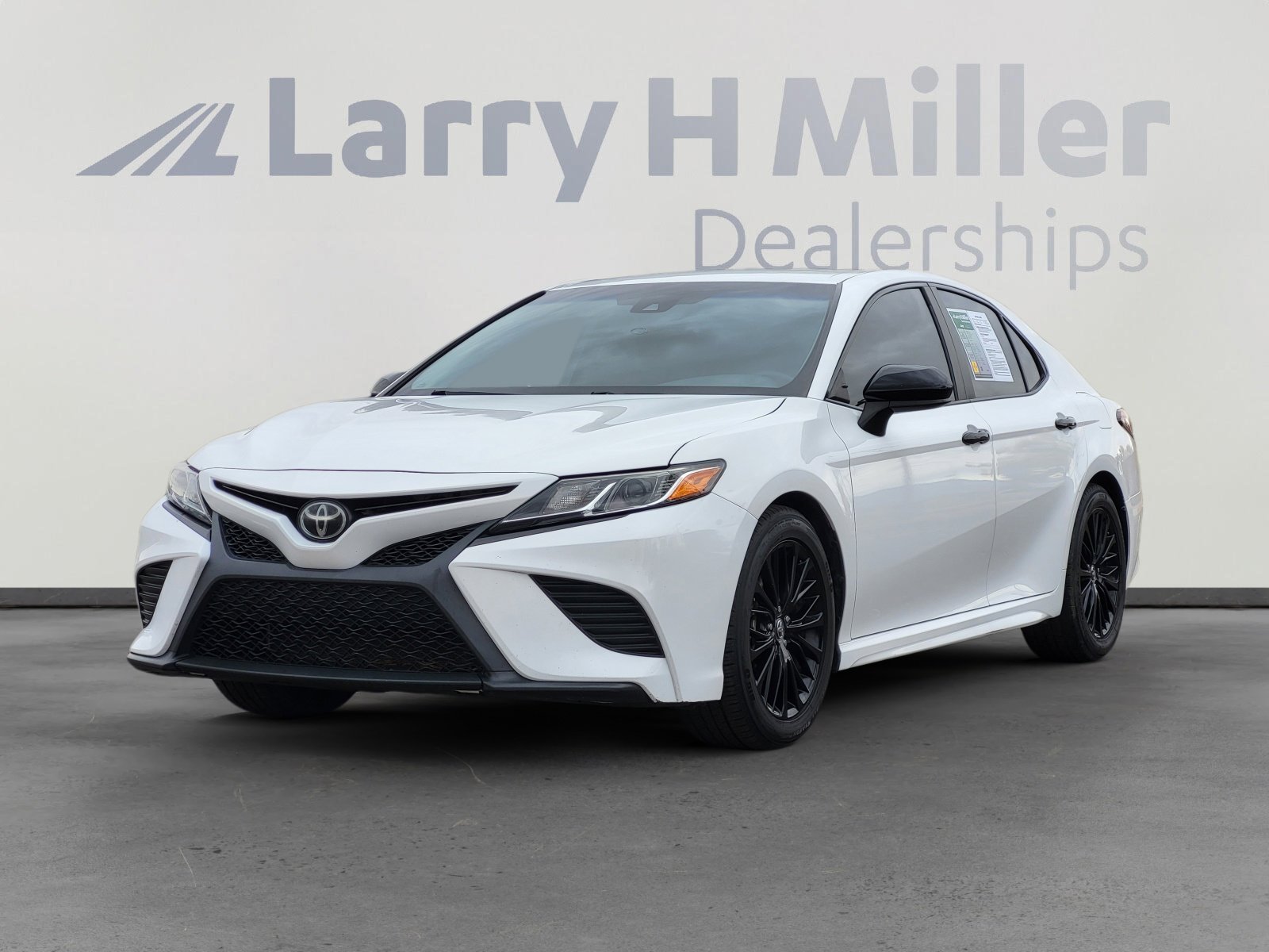2020 Toyota Camry SE Nightshade