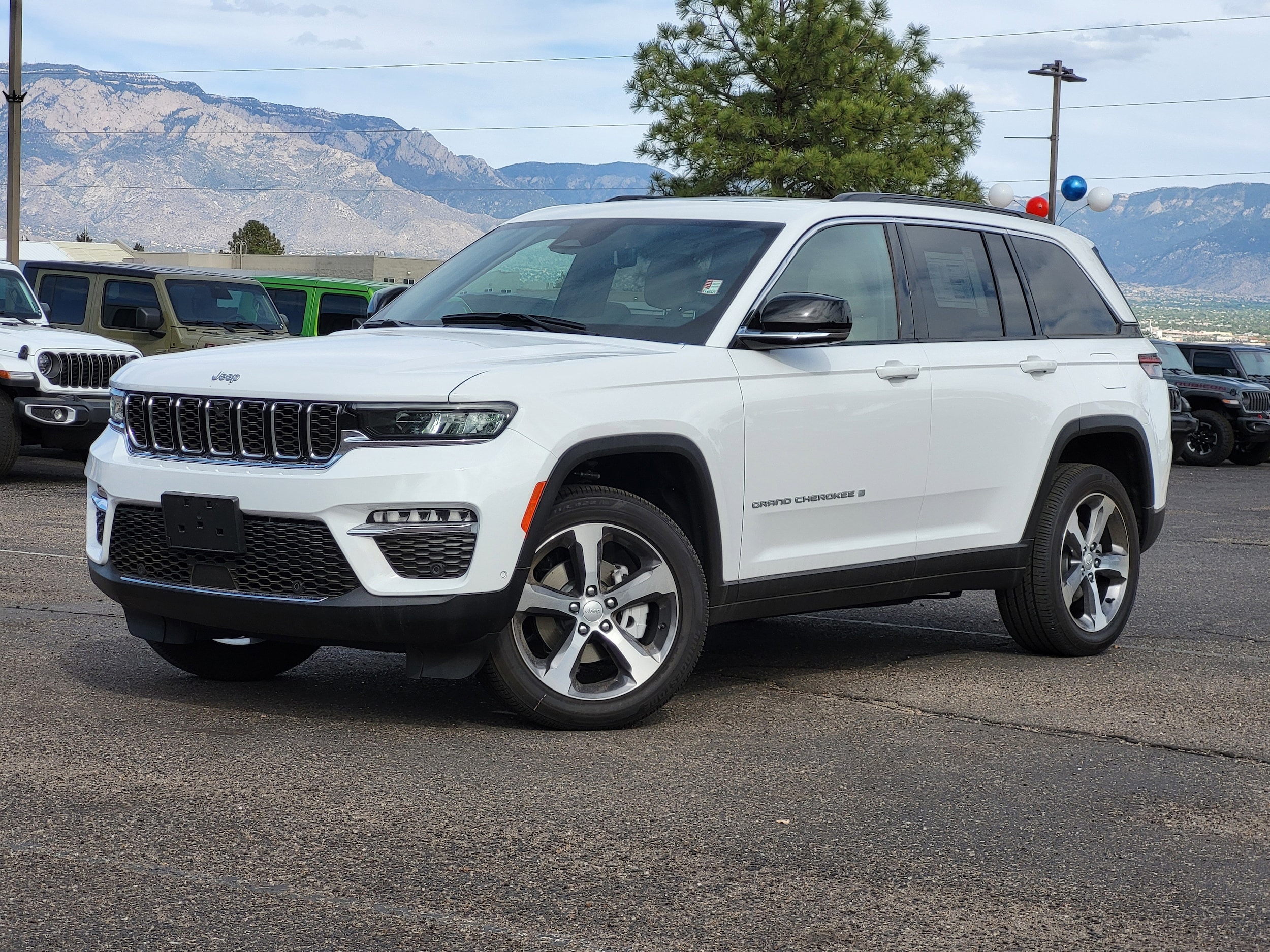 2025 Jeep Grand Cherokee Limited 4x4's photo