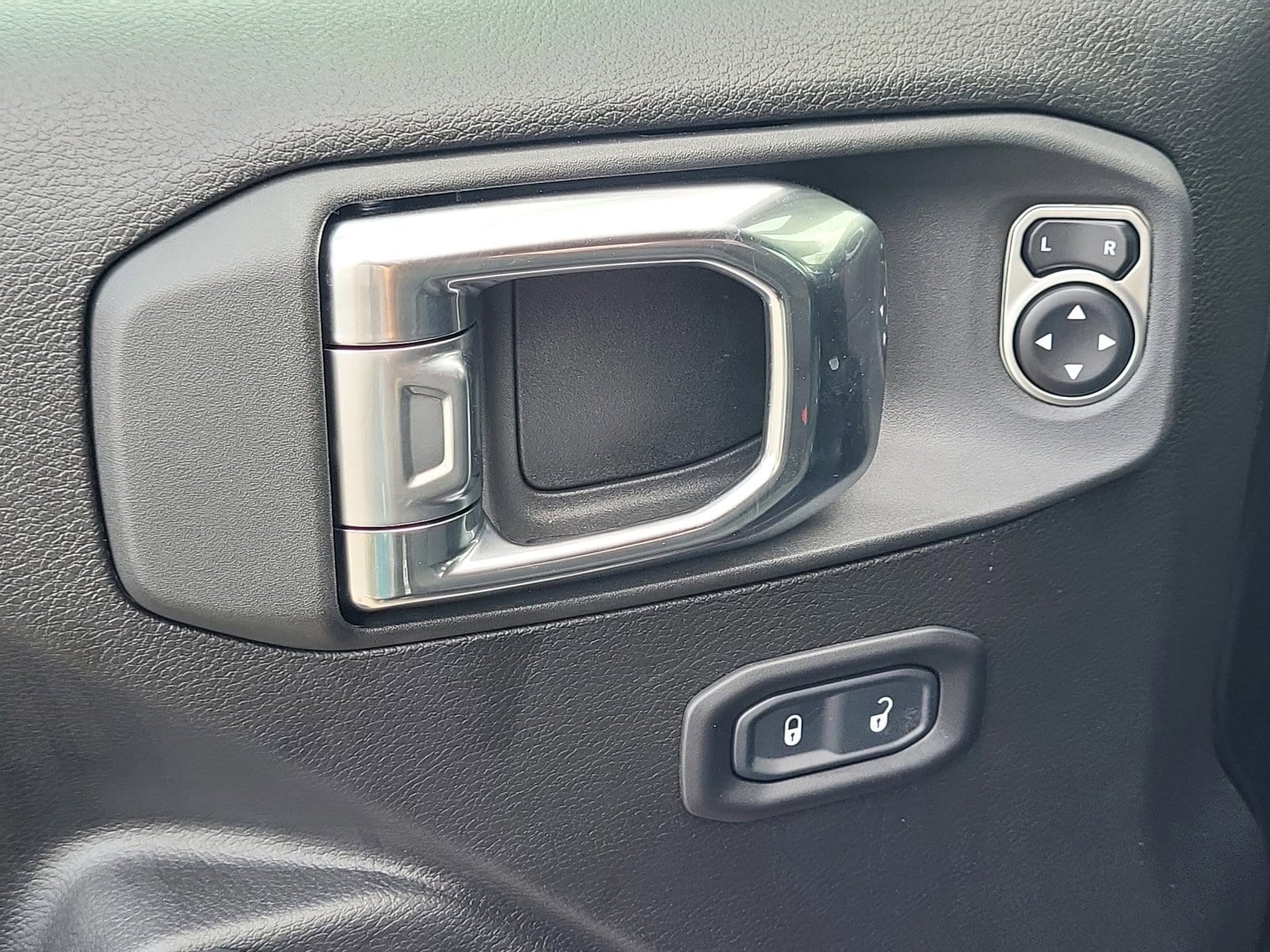 2025 Jeep Wrangler 2-Door Sport S - Photo 21