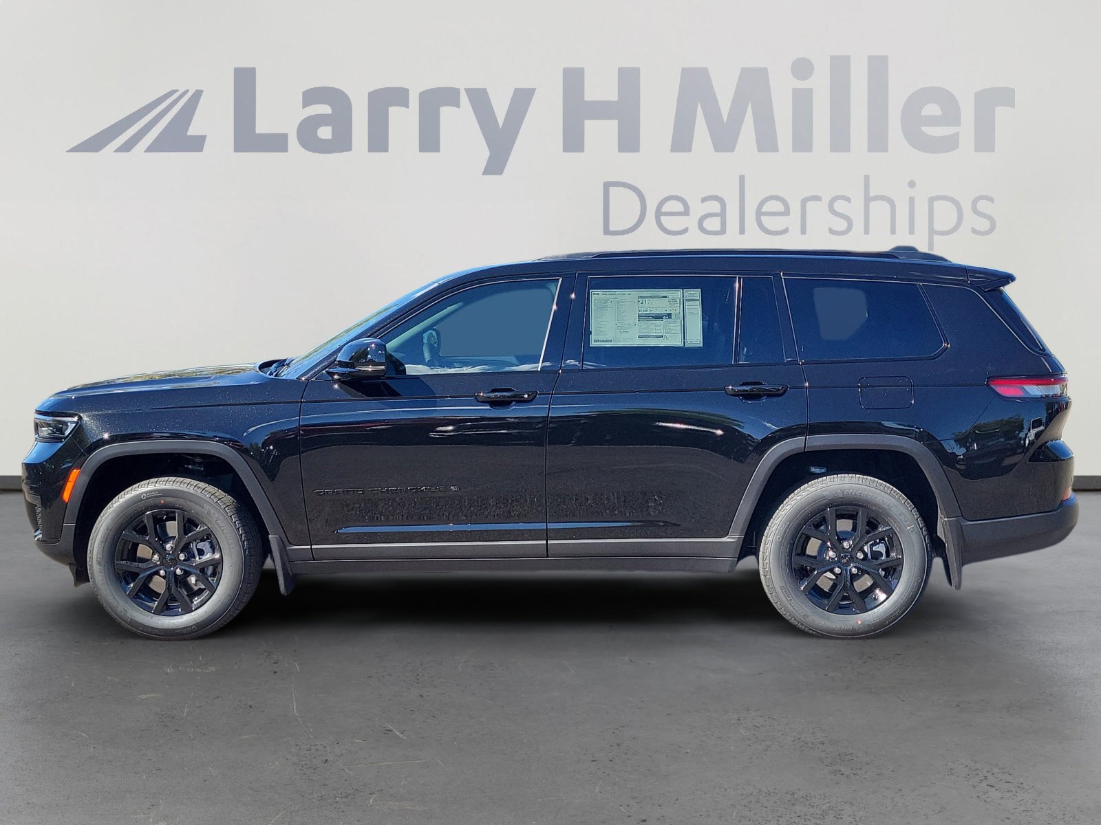 2025 Jeep Grand Cherokee Altitude X photo 4