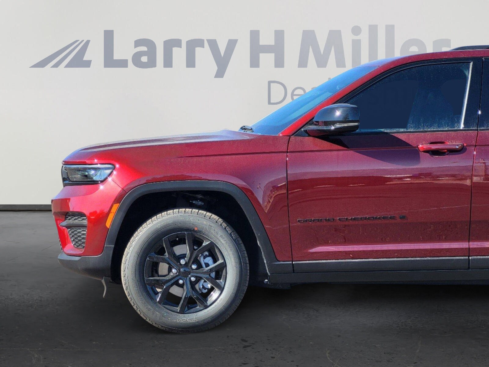 2025 Jeep Grand Cherokee Altitude X photo 4