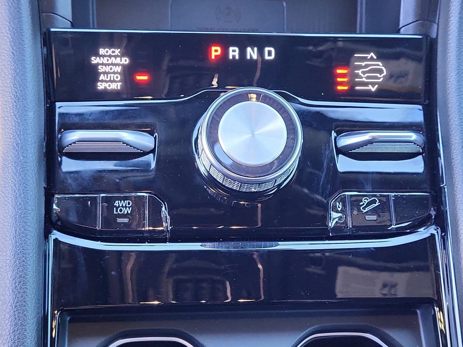 2025 Jeep Grand Cherokee Overland - Photo 18